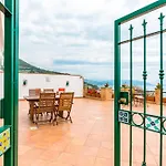 Starhost - Marcella Con Terrazza E Giardino Vista Mare Vakantiehuis