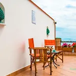 Starhost - Marcella Con Terrazza E Giardino Vista Mare Vakantiehuis