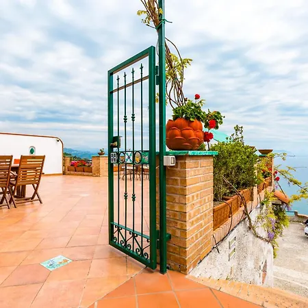Semesterbostad Starhost - Marcella Con Terrazza E Giardino Vista Mare Vietri