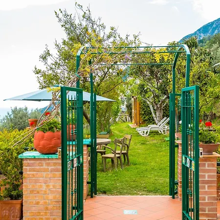 Semesterbostad Starhost - Marcella Con Terrazza E Giardino Vista Mare *