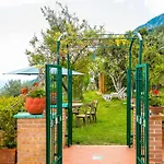 Nyaraló Starhost - Marcella Con Terrazza E Giardino Vista Mare *