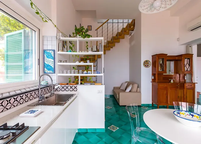 Starhost - Marcella Con Terrazza E Giardino Vista Mare