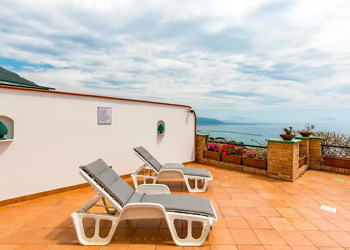 Starhost - Marcella Con Terrazza E Giardino Vista Mare Vietri